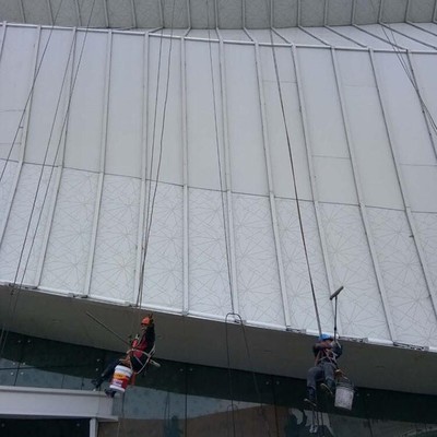 專業高效，守護城市“顏面”——長春大樓幕墻清洗施工服務全解析